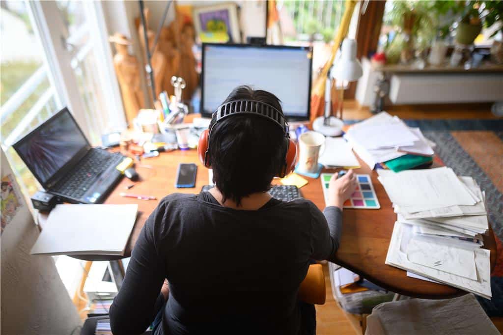  5 tips for working productively in a home office