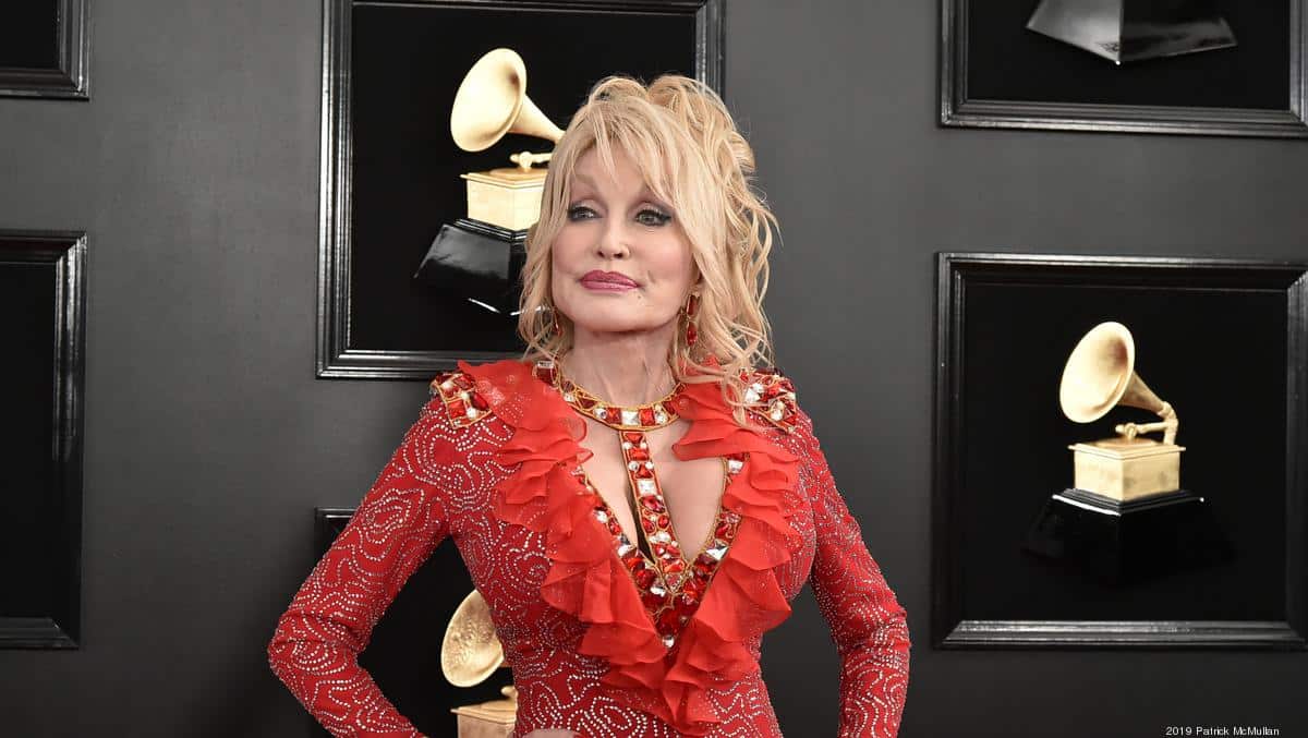 Dolly Parton donates one million dollars to the fight against Covid-19